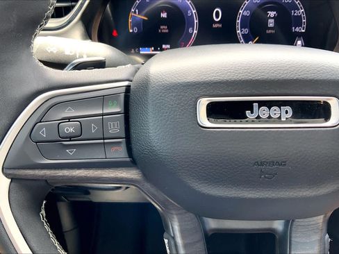 Used 2026 Jeep Grand Cherokee Limited AWD/4WD image 24