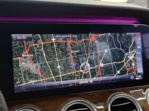 Used 2018 Mercedes-Benz E 400 4MATIC Wagon image 55