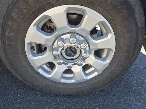 Used 2024 Ford F250 XLT image 35