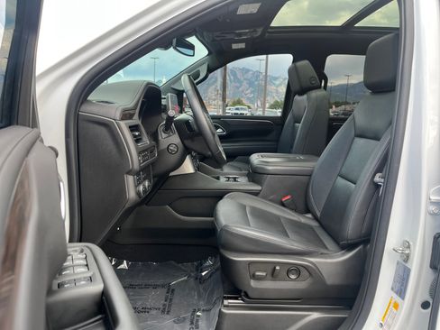 Used 2022 Chevrolet Tahoe Z71 w/ Luxury Package AWD/4WD image 11