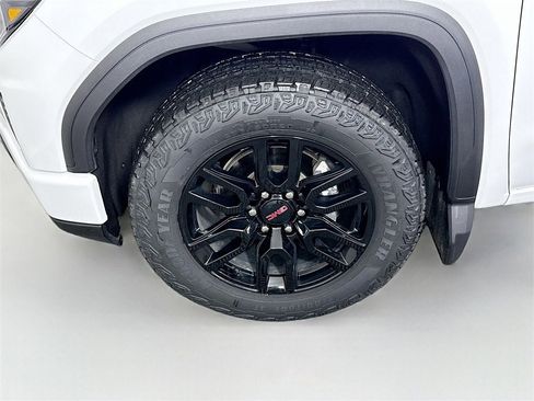 Used 2024 GMC Sierra 1500 Elevation image 23