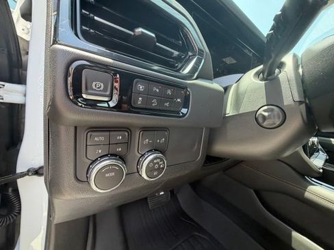 New 2026 GMC Yukon AT4 w/ AT4 Premium Package AWD/4WD image 9