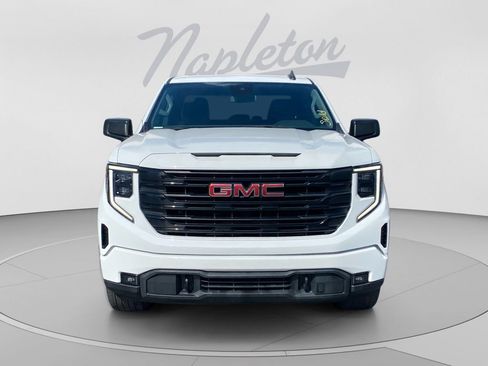 Used 2023 GMC Sierra 1500 Elevation RWD image 9