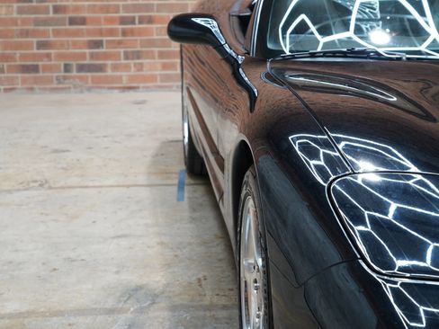 Used 2004 Chevrolet Corvette Convertible w/ Preferred Equipment Group image 7