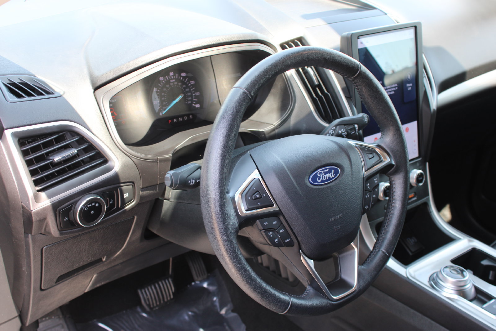 Used 2024 Ford Edge SEL AWD/4WD image 10