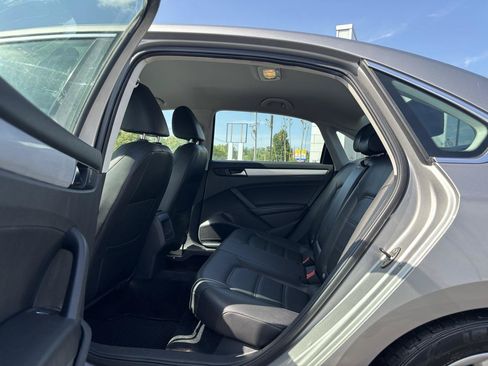 Used 2012 Volkswagen Passat 2.5 SE FWD image 30