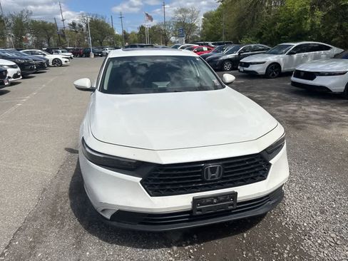 Used 2023 Honda Accord EX image 11