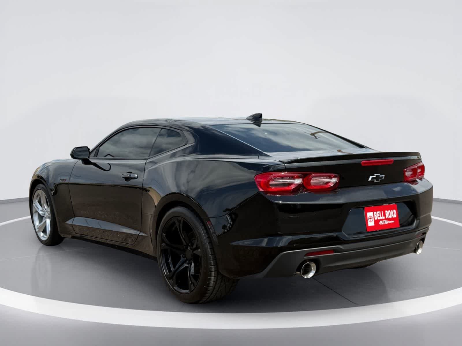 Used 2021 Chevrolet Camaro LT RWD image 6