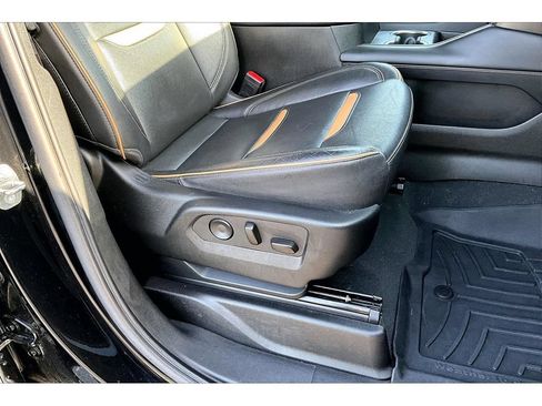 Used 2022 GMC Yukon AT4 w/ AT4 Premium Plus Package AWD/4WD image 46