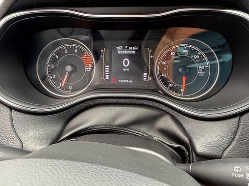 Used 2020 Jeep Cherokee Latitude Plus w/ Cold Weather Group AWD/4WD image 13
