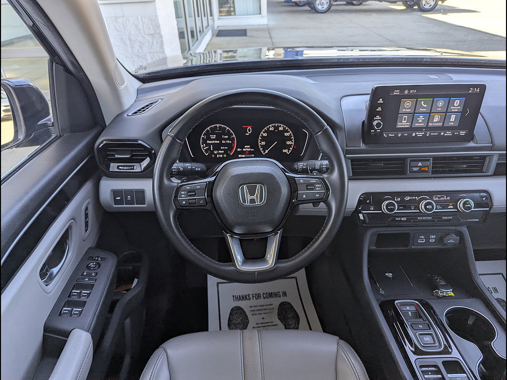 Used 2025 Honda Pilot EX-L image 3