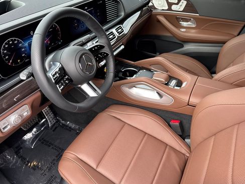 New 2025 Mercedes-Benz GLS 450 4MATIC image 16