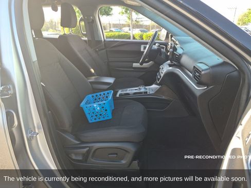 Used 2021 Ford Explorer XLT RWD image 13