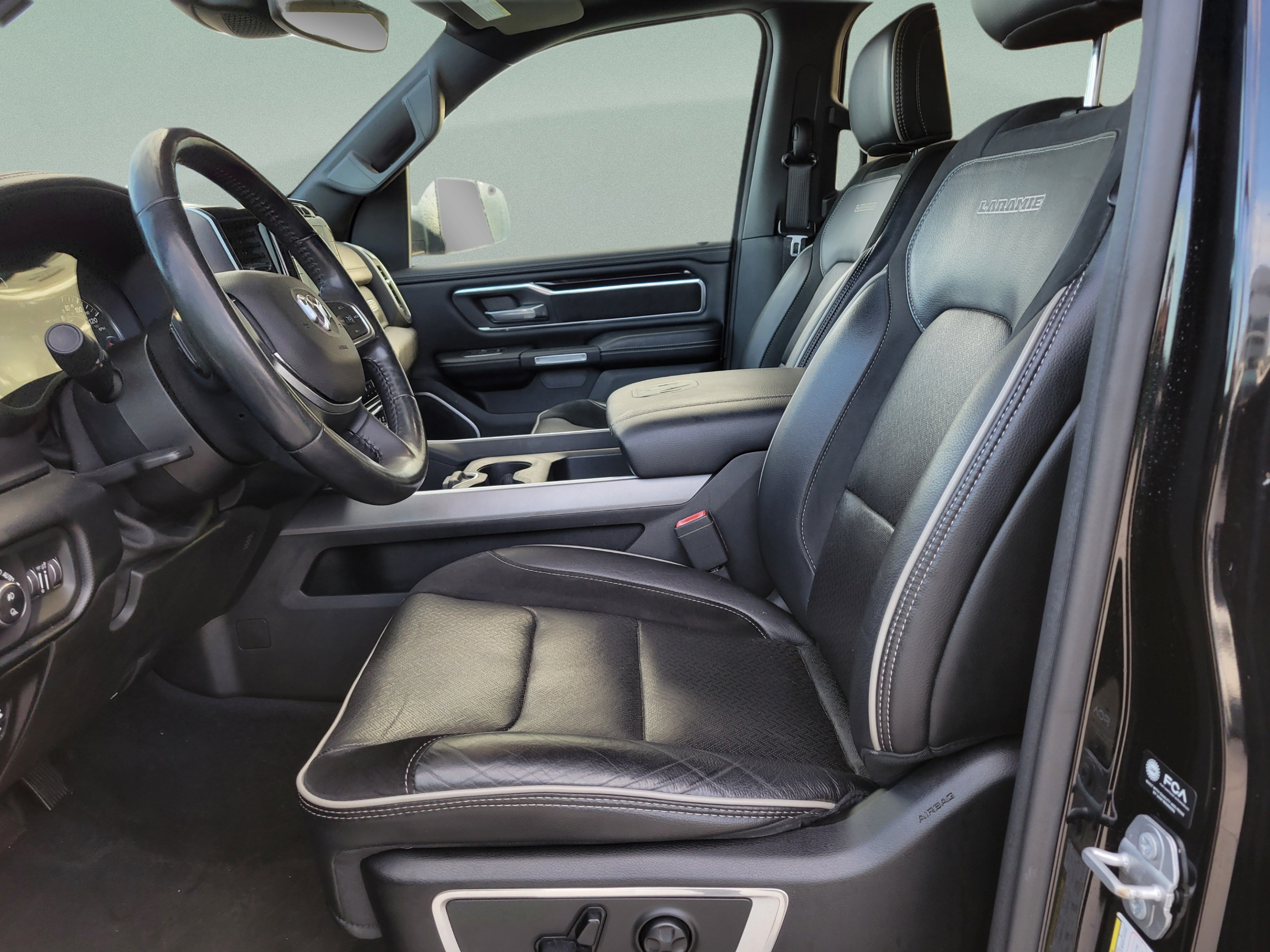 Used 2021 RAM 1500 Laramie w/ Sport Appearance Package AWD/4WD image 15