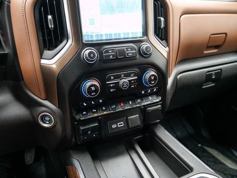 Used 2019 Chevrolet Silverado 1500 High Country w/ Technology Package image 29