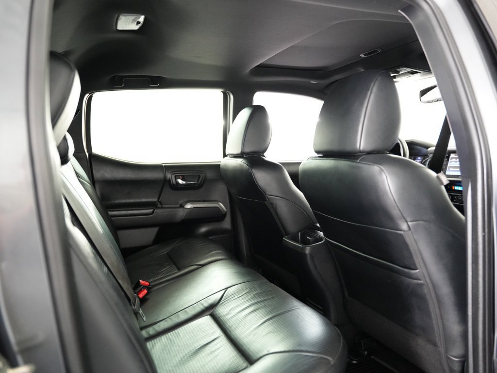 Used 2020 Toyota Tacoma Limited AWD/4WD image 40