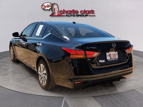 Used 2025 Nissan Altima 2.5 S FWD image 3