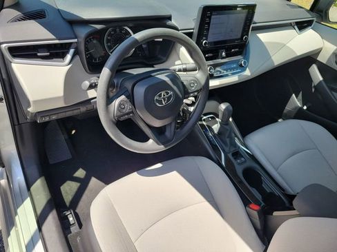 Used 2022 Toyota Corolla LE FWD image 15