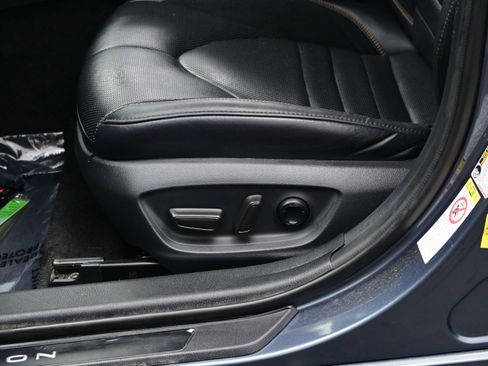 Used 2019 Toyota Avalon Touring w/ Advanced Safety Package FWD image 11