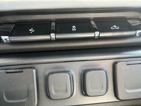 Used 2018 GMC Sierra 1500 SLT w/ SLT Premium Package image 23