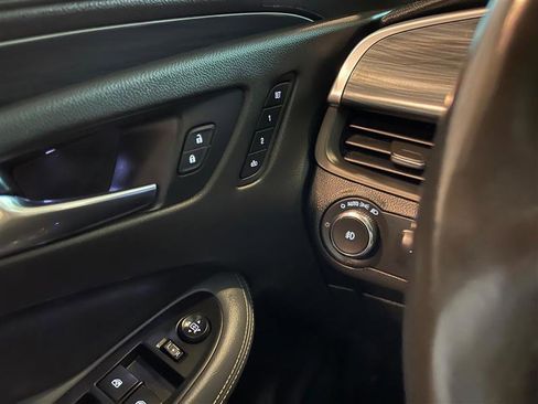 Used 2019 Buick Envision Essence image 91