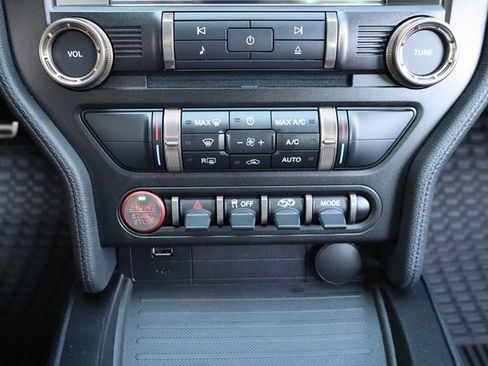 Used 2021 Ford Mustang Shelby GT500 w/ Carbon Fiber Track Pack image 9