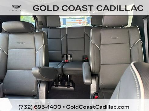 Used 2023 Cadillac Escalade Premium Luxury AWD/4WD image 24