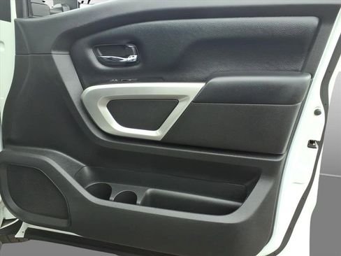 Certified 2024 Nissan Titan SV w/ SV Convenience Package image 12