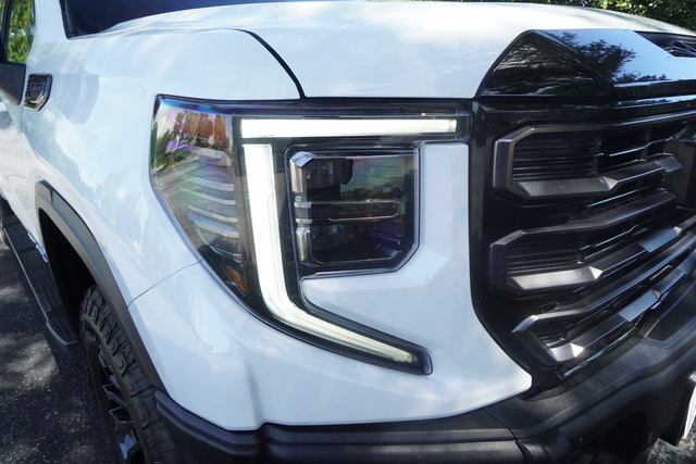 Used 2023 GMC Sierra 1500 AT4X AWD/4WD image 34