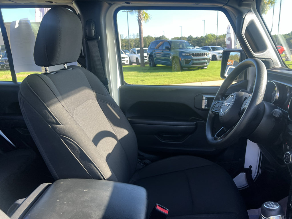 Certified 2023 Jeep Gladiator Sport w/ Trailer Tow Package AWD/4WD image 17