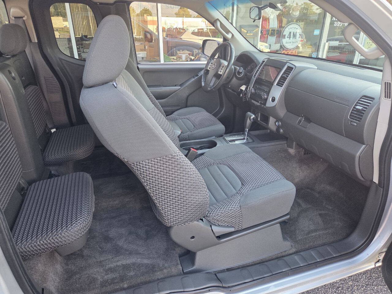 Used 2016 Nissan Frontier SV RWD image 12
