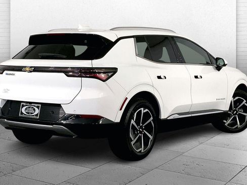 Used 2025 Chevrolet Equinox EV LT image 13