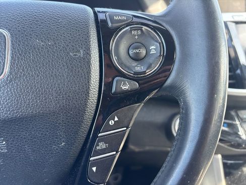 Used 2017 Honda Accord EX-L image 21