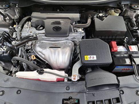 Used 2017 Toyota Camry SE FWD image 31