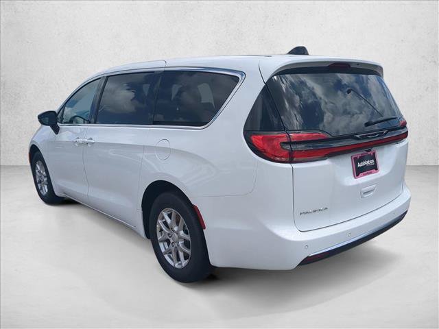 New 2027 Chrysler Pacifica Select FWD image 9
