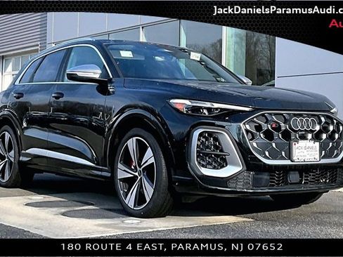 New 2025 Audi SQ5 Premium Plus image 2