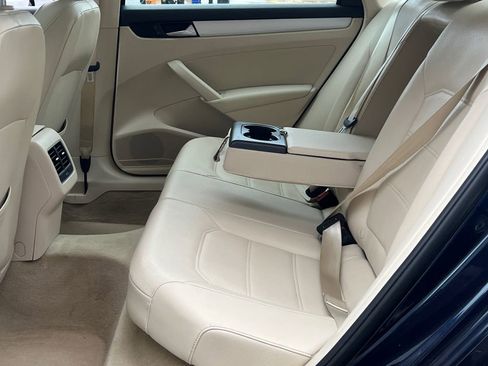 Used 2013 Volkswagen Passat TDI SE image 15
