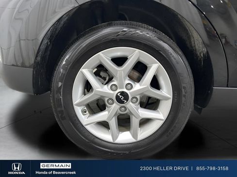 Used 2025 Kia Soul LX w/ LX Technology Package FWD image 26