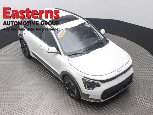 Used 2023 Kia Niro Wave image 3