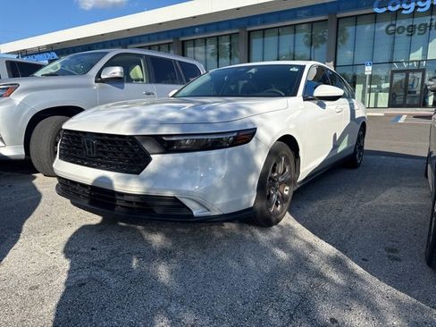 Certified 2023 Honda Accord EX image 5