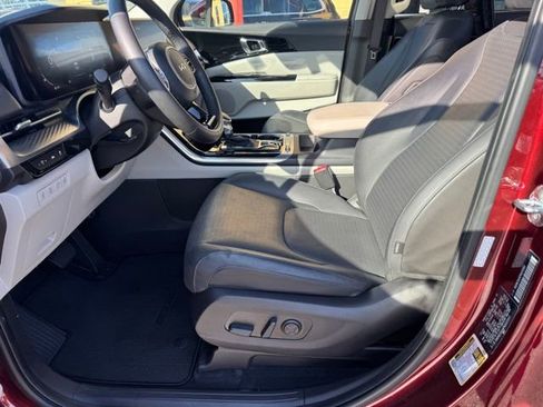 Used 2023 Kia Carnival SX Prestige FWD image 23