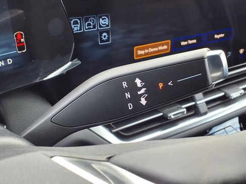 New 2026 Chevrolet Equinox EV LT image 17