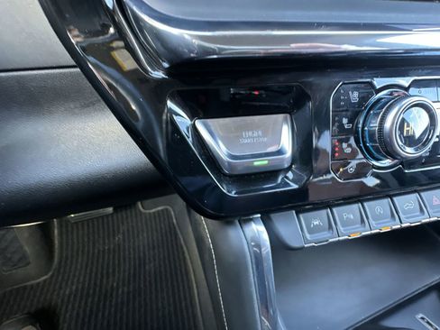 Used 2024 GMC Sierra 1500 Denali Ultimate image 17