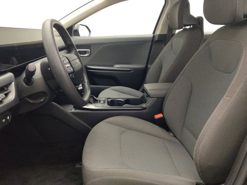 Used 2025 Kia K4 FWD image 17