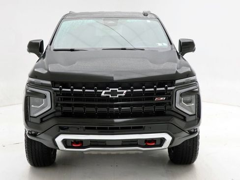 Used 2025 Chevrolet Suburban Z71 image 5