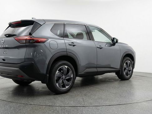 Used 2025 Nissan Rogue SV AWD/4WD image 9
