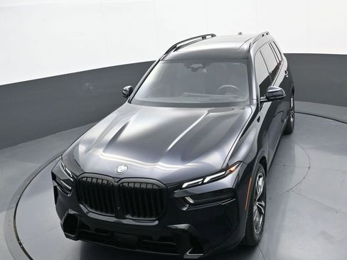 Used 2024 BMW X7 xDrive40i w/ Executive Package image 35