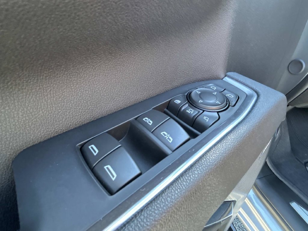 Used 2025 Chevrolet Silverado 2500 High Country w/ High Country Premium Package AWD/4WD image 15