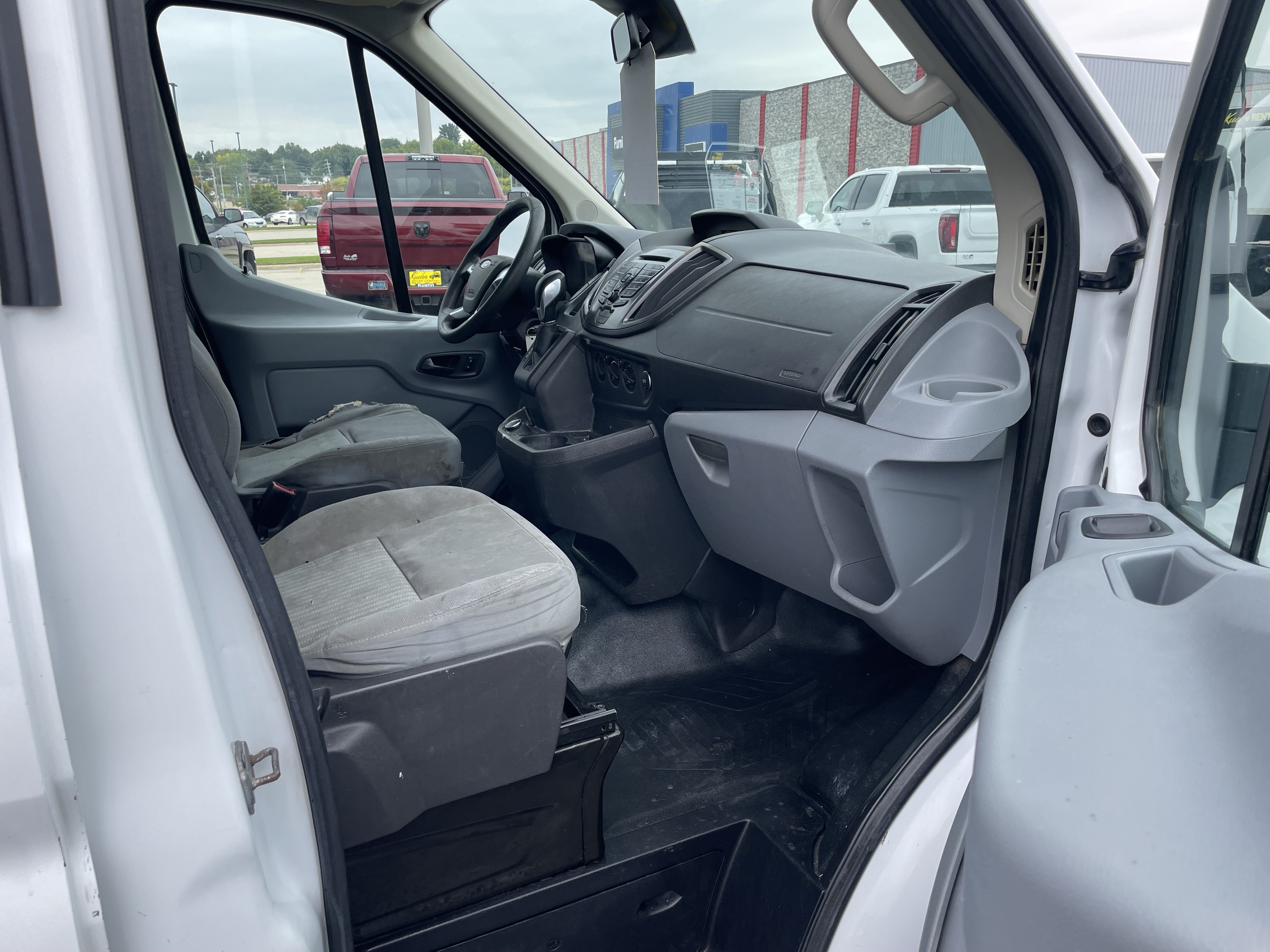 Used 2017 Ford Transit 350 XLT RWD image 13