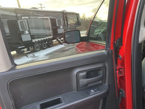 Used 2019 RAM 1500 Express image 14